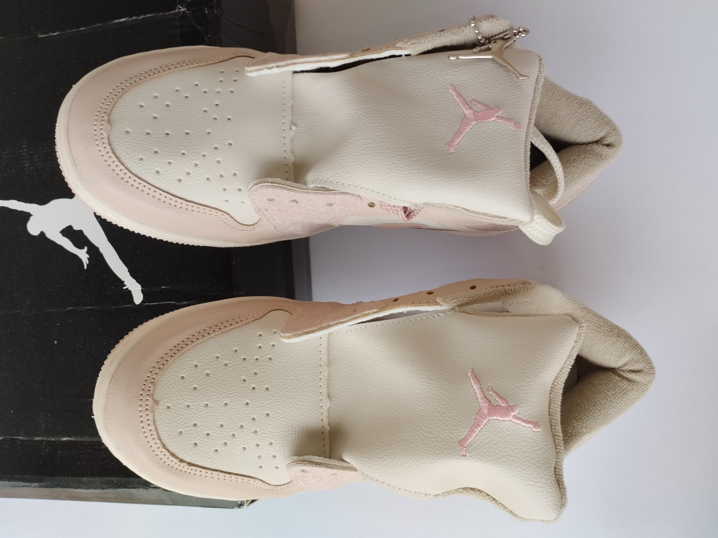 Tênis NIKE Jordan Low