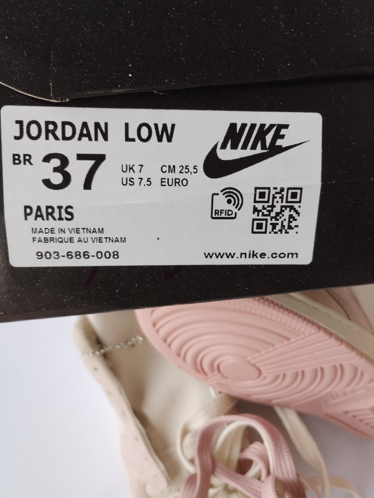 Tênis NIKE Jordan Low