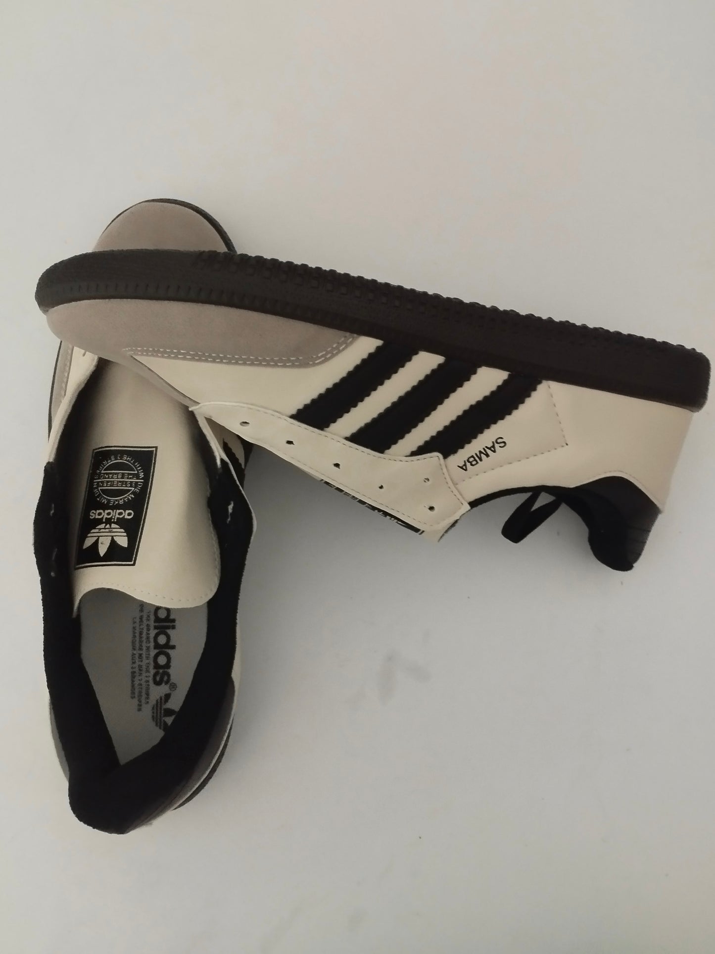 Tênis Adidas