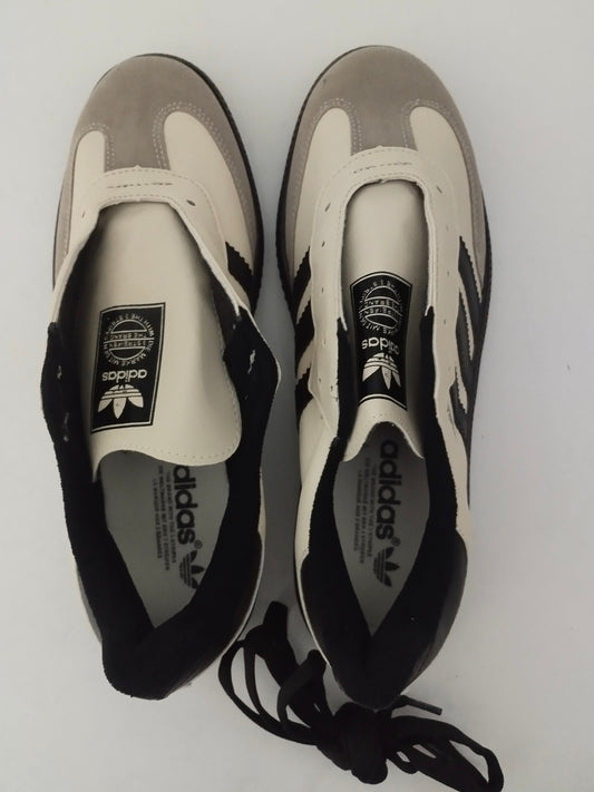 Tênis Adidas