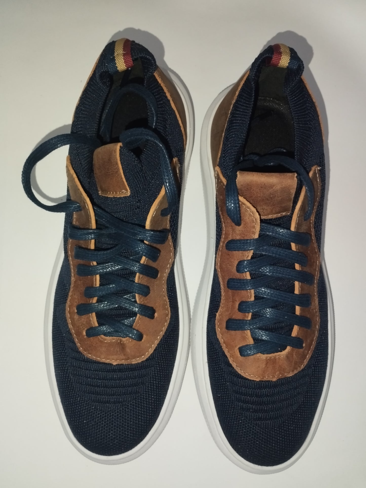 Sapatênis Casual de Couro Macio – Leve e Resistente