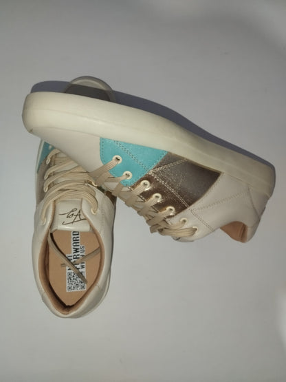 Sapatenis Feminino de couro casual